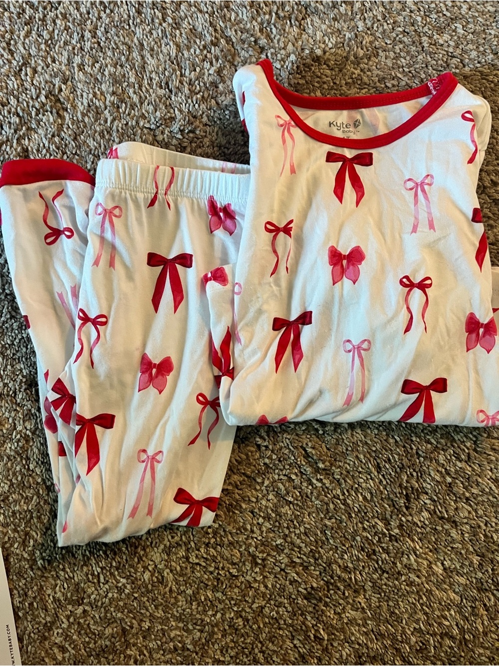 Kyte BABY White Pajama Set with Pink & Red Bows